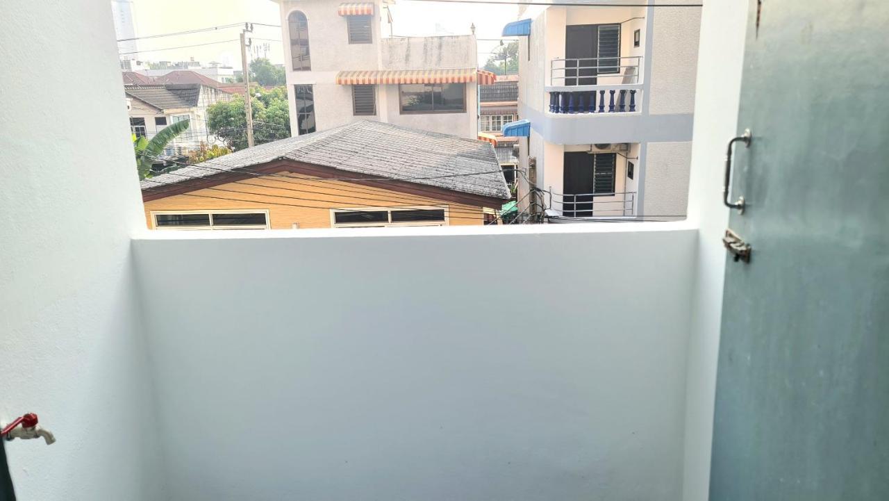 Panmanee Apartment Bangkok Exterior photo